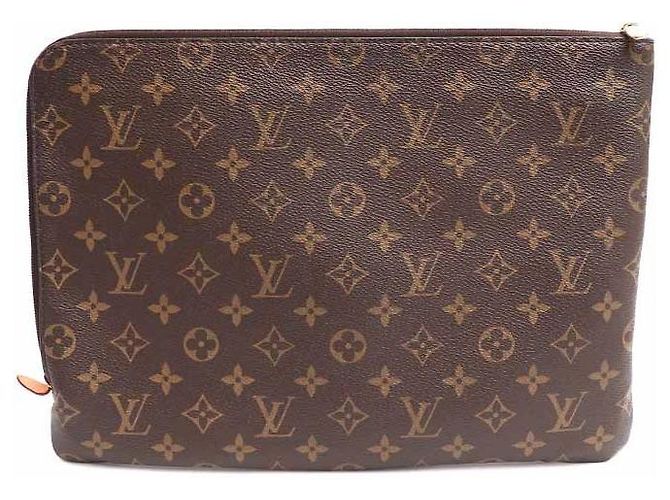 Louis Vuitton Clutch Monogram Etui Voyage MM Multicolore - vista 3