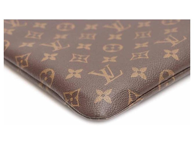 Louis Vuitton Clutch Monogram Etui Voyage MM Multicolore - vista 6