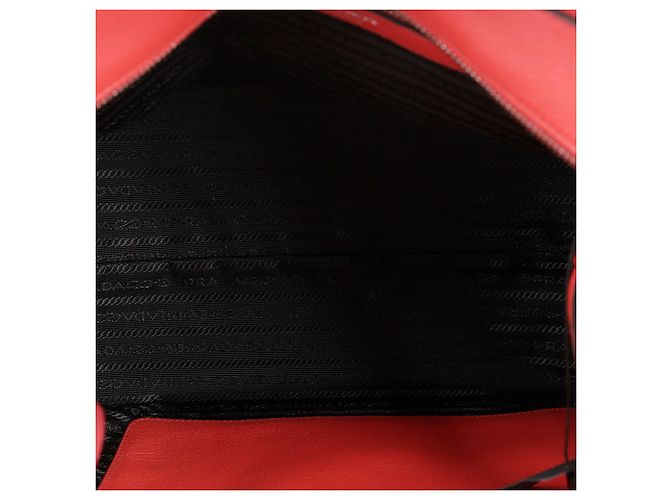 Prada Rote Vitello Phoenix Leder Tote und Schultertasche - Ansicht 21