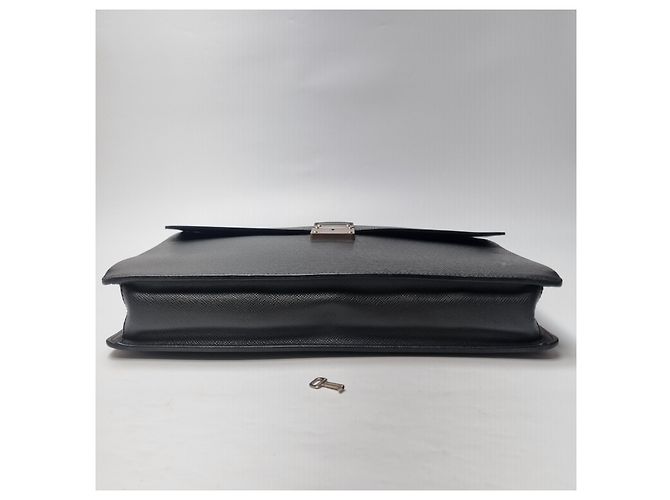 Louis Vuitton Valigetta Taiga Robusto Nero - vista 14