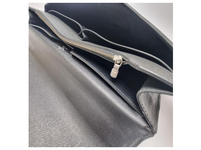 Louis Vuitton Valigetta Taiga Robusto Nero - vista 15