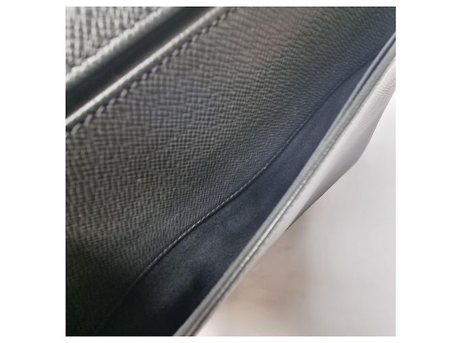 Louis Vuitton Valigetta Taiga Robusto Nero - vista 19