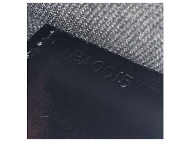 Louis Vuitton Valigetta Taiga Robusto Nero - vista 21