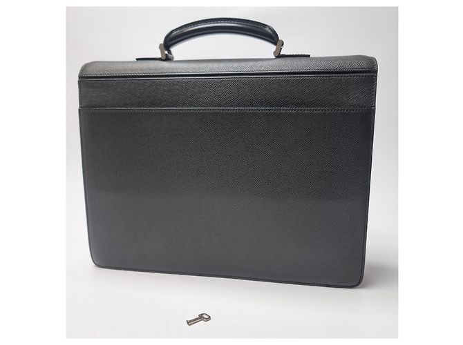 Louis Vuitton Valigetta Taiga Robusto Nero - vista 8