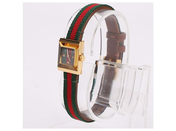 Gucci Reloj de mujer cuadrado con correa de tres líneas chapado en oro Multicolor - vista 2