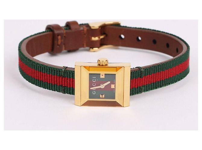 Gucci Reloj de mujer cuadrado con correa de tres líneas chapado en oro Multicolor - vista 4