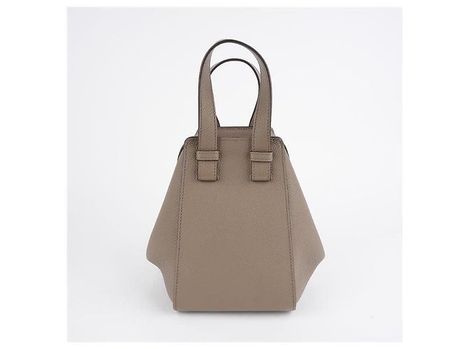 Loewe Bolsa Hammock compacta em pele de vitelo de grão macio Marrom - vista 4