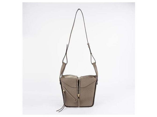 Loewe Bolsa Hammock compacta em pele de vitelo de grão macio Marrom - vista 5