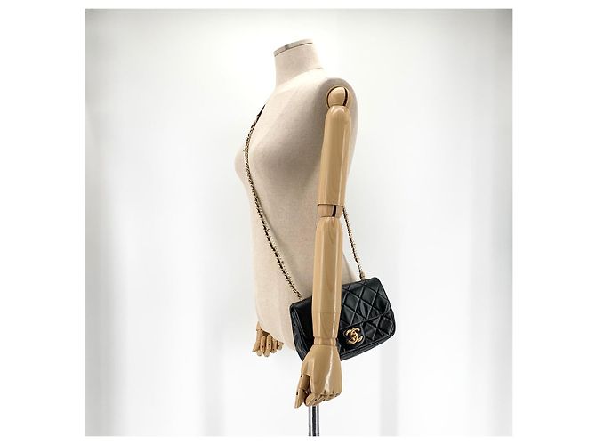 Chanel Mini borsa flap in pelle di vitello Classic Pearl Nero - vista 8