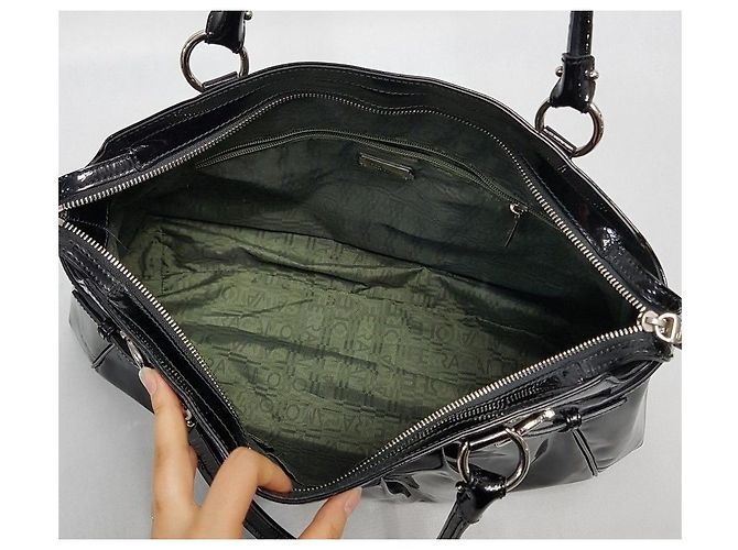 Salvatore Ferragamo Borsa a tracolla in smalto nero - vista 8