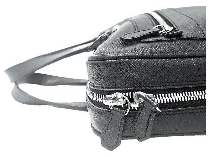 Louis Vuitton Borsa porta documenti Taiga Igor - vista 7