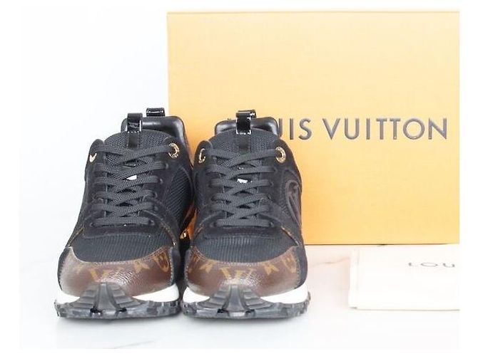 Louis Vuitton Sneakers Runaway Gold D'oro - vista 2