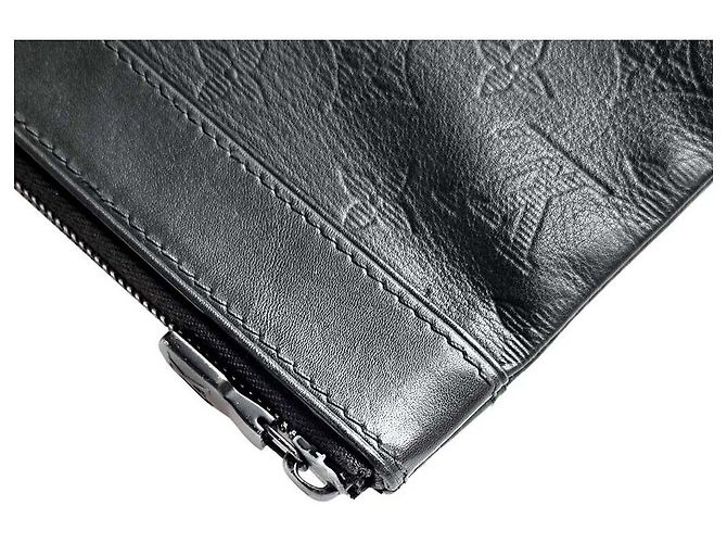 Louis Vuitton Clutch Discovery Nero - vista 3