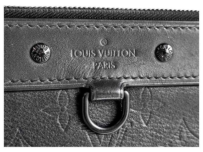 Louis Vuitton Clutch Discovery Nero - vista 5