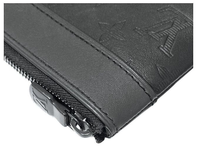 Louis Vuitton Pochette Clutch Monogram Shadow - vista 3