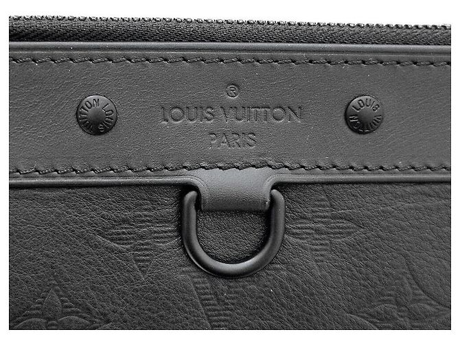 Louis Vuitton Pochette Clutch Monogram Shadow Nero - vista 5