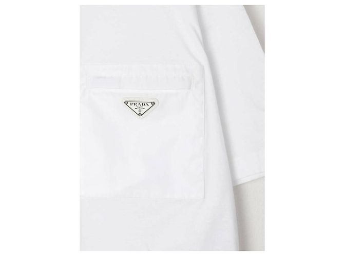 Prada Kurzärmeliges Baumwoll-T-Shirt mit Nylon-Tasche Silber - Ansicht 7
