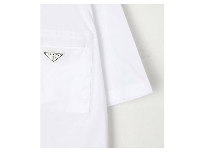 Prada Kurzärmeliges Baumwoll-T-Shirt mit Nylon-Tasche Silber - Ansicht 8