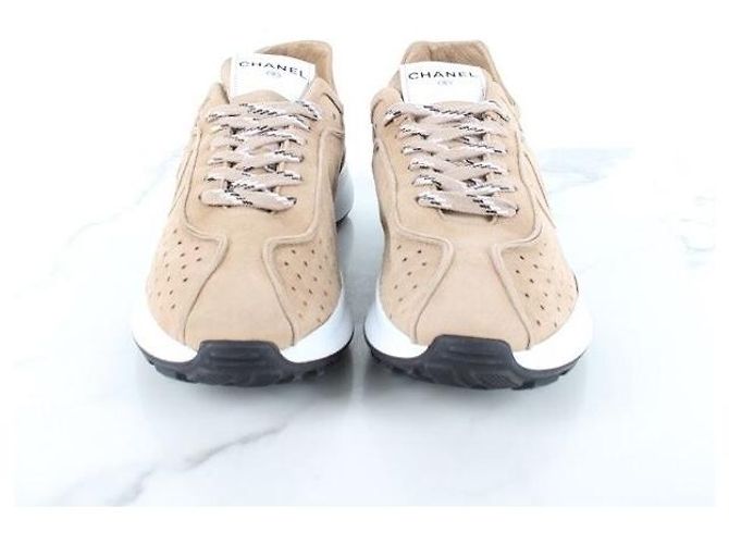 Chanel Sneakers in scamosciato marrone - vista 3