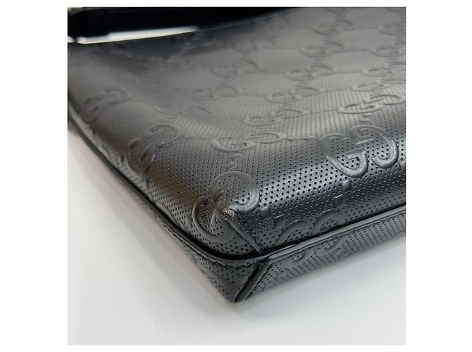 Gucci Pochette en cuir gaufré GG Noir - vue 3