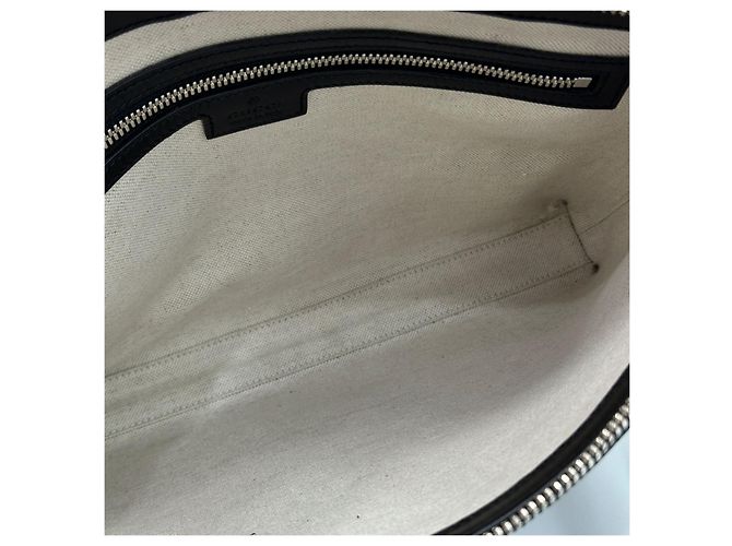 Gucci Pochette en cuir gaufré GG Noir - vue 5