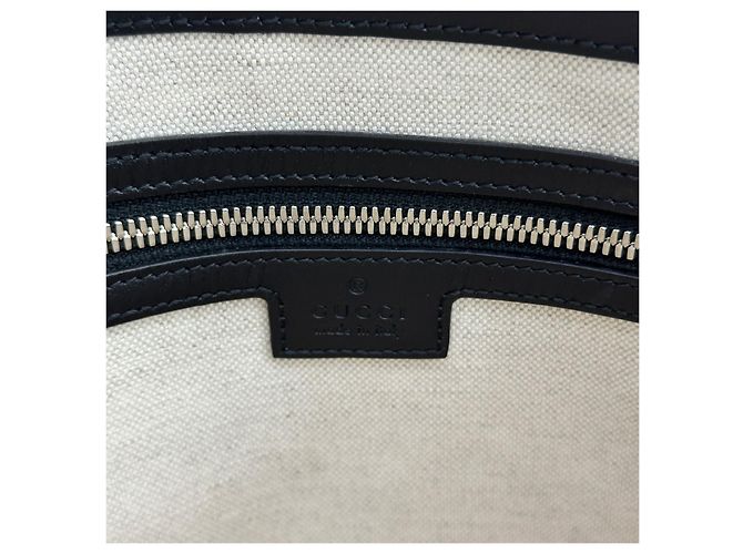 Gucci Pochette en cuir gaufré GG Noir - vue 6