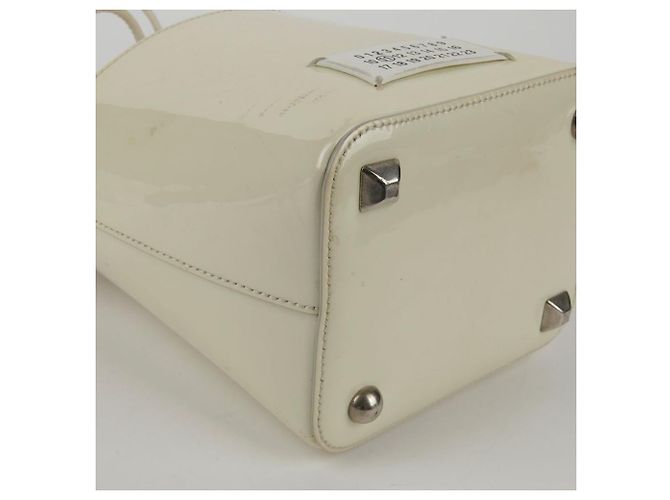 Maison Martin Margiela Pequeño bolso bucket y bolso de hombro en cuero charol blanco - vista 10