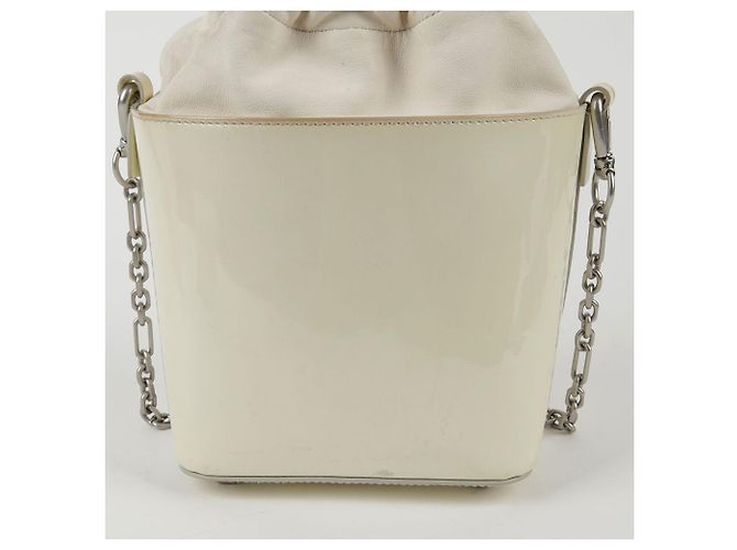 Maison Martin Margiela Pequeño bolso bucket y bolso de hombro en cuero charol blanco - vista 5