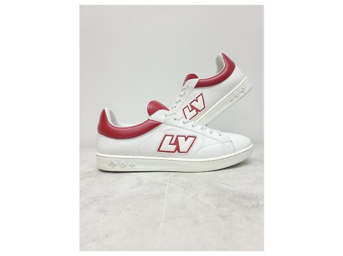 Louis Vuitton Sneakers Luxembourg in pelle rossa con logo LV Rosso - vista 3