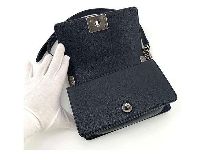 Chanel Borsa a tracolla Boy Bag piccola in caviar chevron Marrone - vista 8