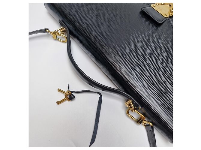 Louis Vuitton Sac Document en Cuir Epi Noir - vue 10
