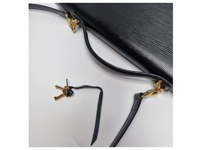 Louis Vuitton Sac Document en Cuir Epi Noir - vue 12