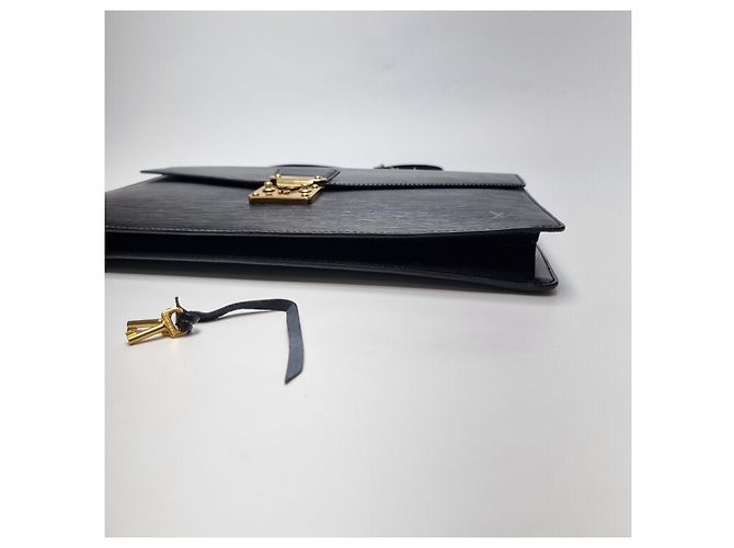 Louis Vuitton Sac Document en Cuir Epi Noir - vue 14