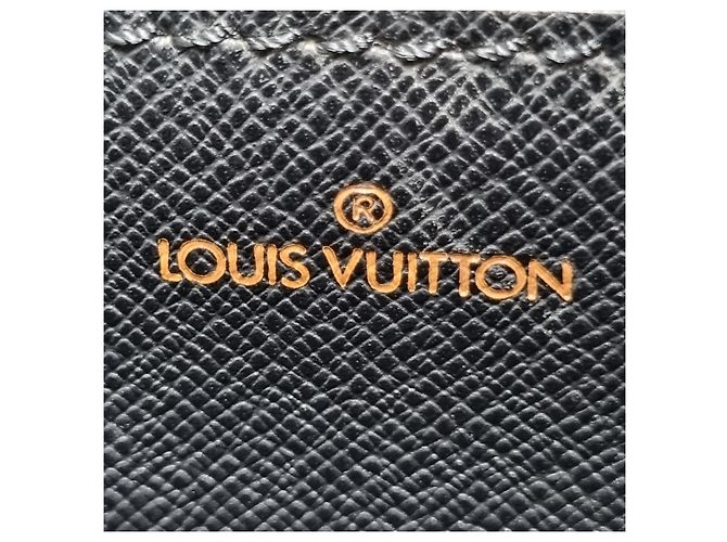 Louis Vuitton Sac Document en Cuir Epi Noir - vue 18