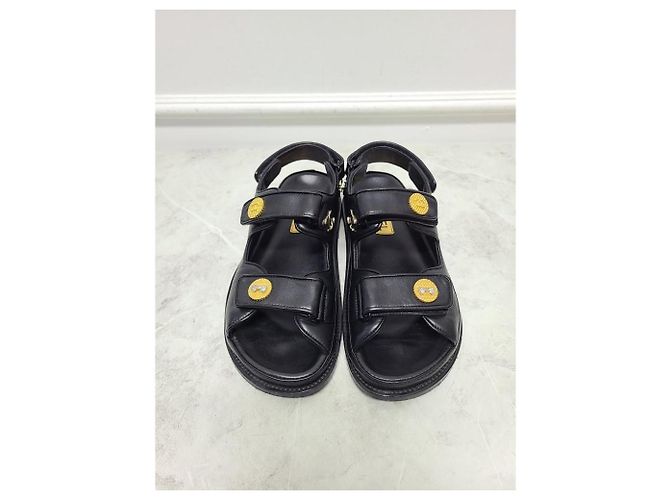 Chanel Sandali con velcro con fascia in pelle e patch con scritte nere Nero - vista 5