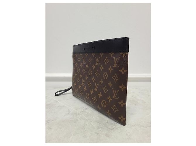 Louis Vuitton Pochette Monogram Tournage con tracolla Marrone - vista 3