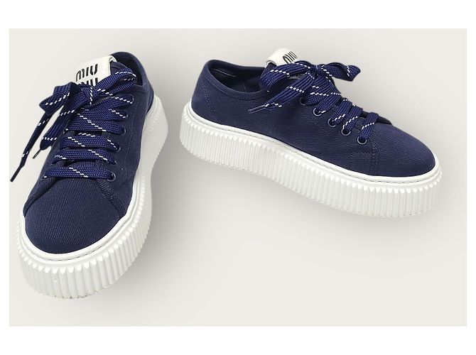 Miu Miu Sneaker in denim con logo decorato blu reale - vista 4