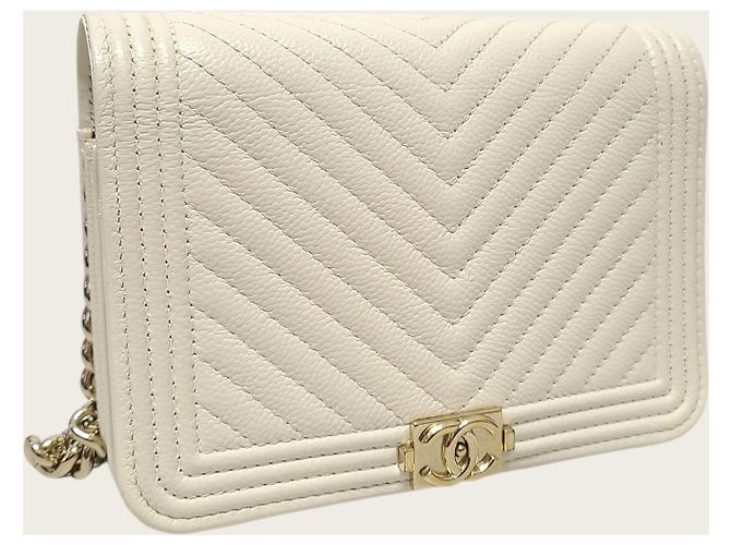 Boy Chanel Mini borsa a tracolla WOC Chevron in Caviar bianco e Oro Champagne - vista 3