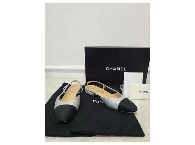 Chanel Décolleté slingback bicolore argento con tacco basso e scarpe basse - vista 7