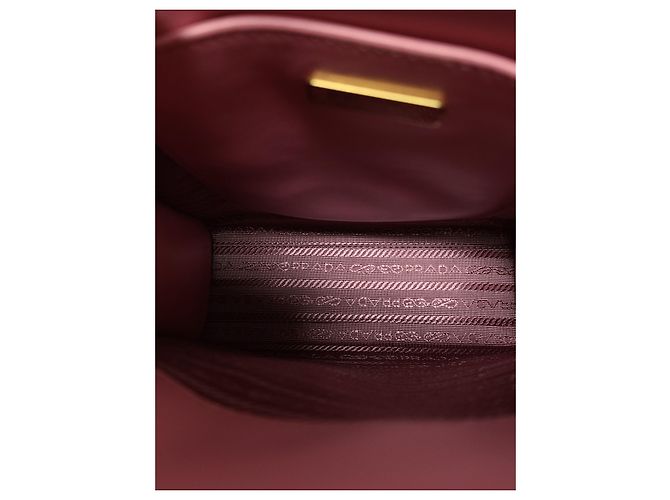 Prada Mini borsa a tracolla tote in Saffiano rosa petalo e oro - vista 4