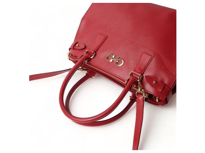 Salvatore Ferragamo Bolso de Hombro Double Gancini Saffiano Batik Roja - vista 4