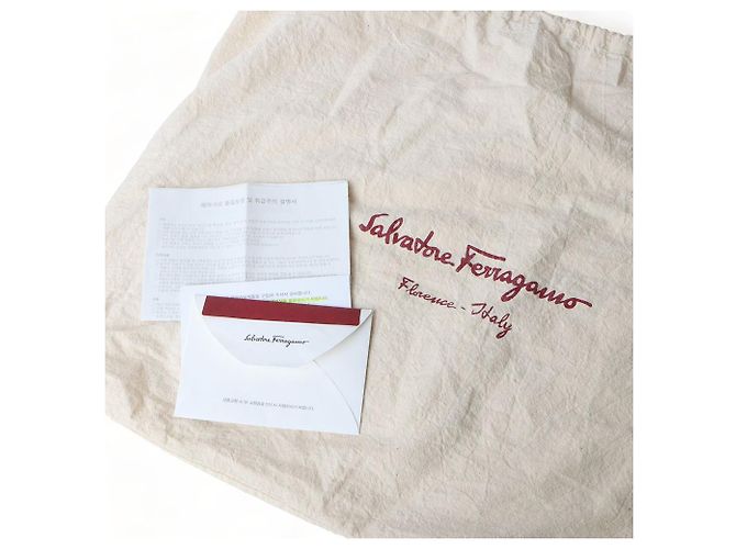 Salvatore Ferragamo Bolso de Hombro Double Gancini Saffiano Batik Roja - vista 8