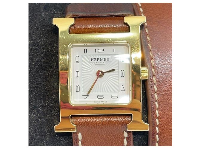 Hermès Relógio feminino de couro com banho de ouro e pulseira dupla Dourado - vista 2