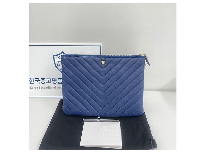 Chanel Caviar Chevron New Medium Clutch Blau - Ansicht 2