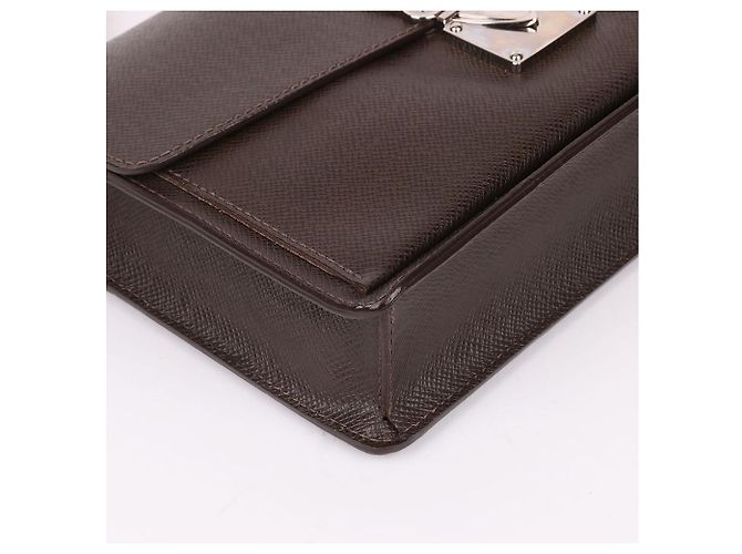Louis Vuitton Clutch com alça Taiga Bellaia Marrom - vista 9