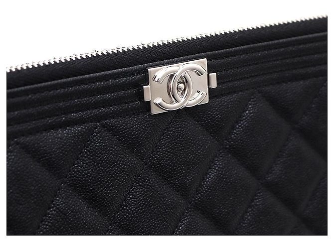 Chanel Clutch Large Silver Boy di Black Caviar Nero - vista 5