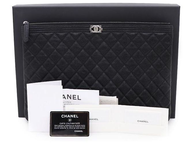 Chanel Clutch Large Silver Boy di Black Caviar Nero - vista 9