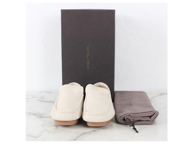 Bottega Veneta Mocassini da guida in pelle bianca Bianco - vista 2