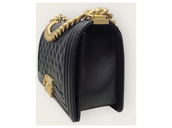 Chanel Black Caviar Gold Boy Bag Medium Chip Nero - vista 3