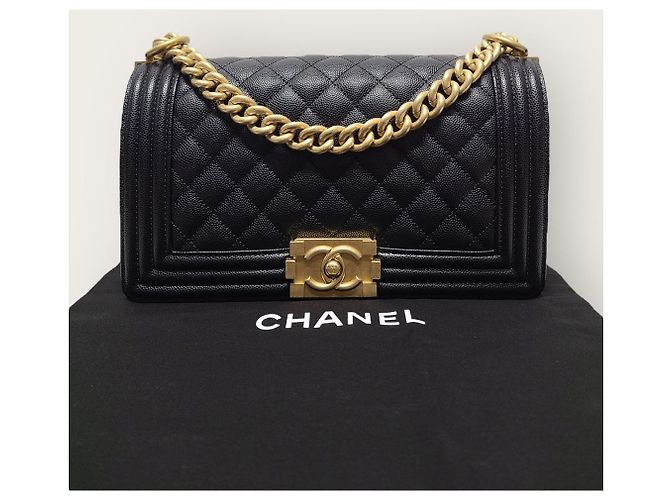 Chanel Black Caviar Gold Boy Bag Medium Chip Nero - vista 8